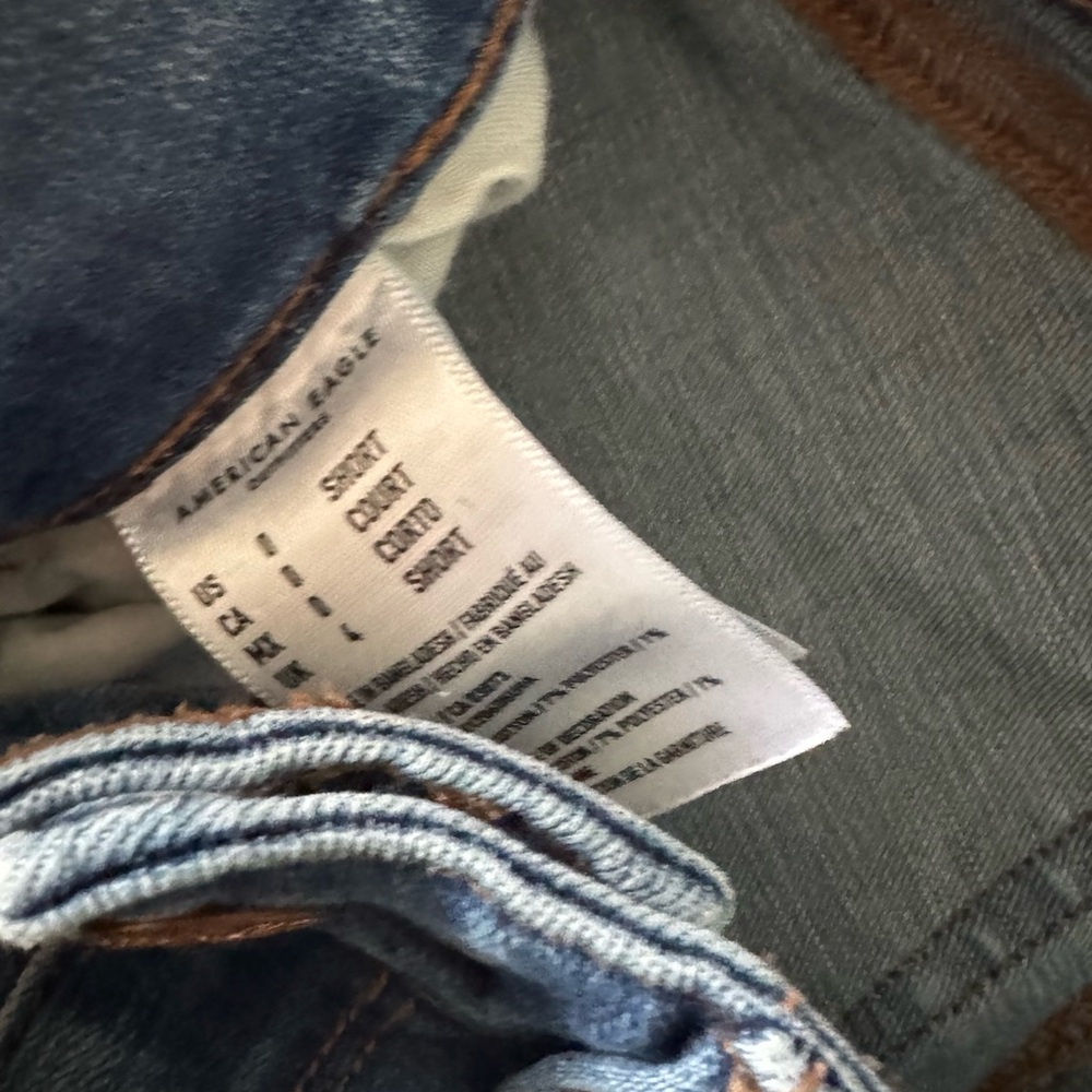 American Eagle Outfitters Blue Ripped Jeans - Picture 3 of 3